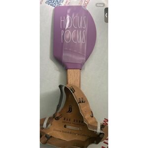 RAE DUNN HOCUS POCUS Spatula & Witches Hat Cookie Cutter Set